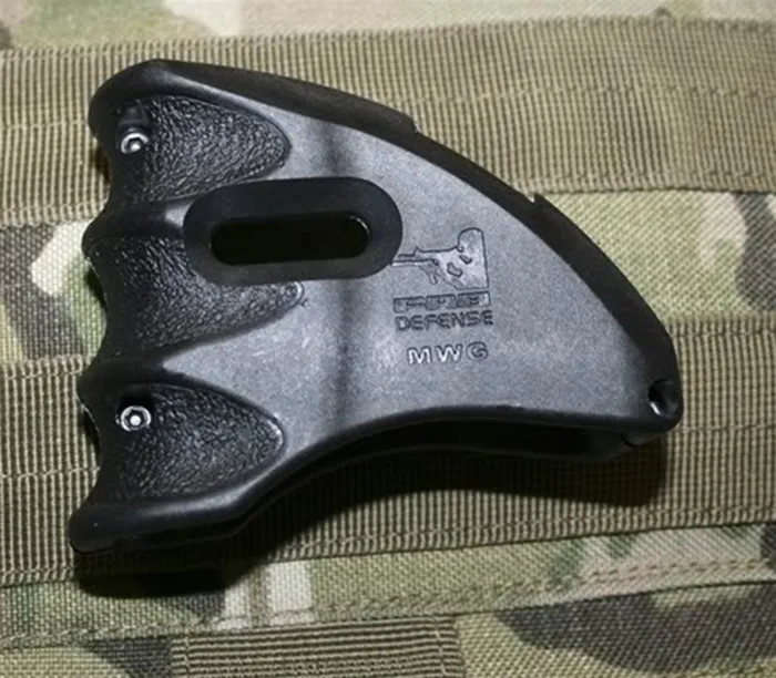 MAKO-FAB ORIGINAL 223 RIFLE MAG WELL-FUNNEL GRIP-MWG BLACK/TAN